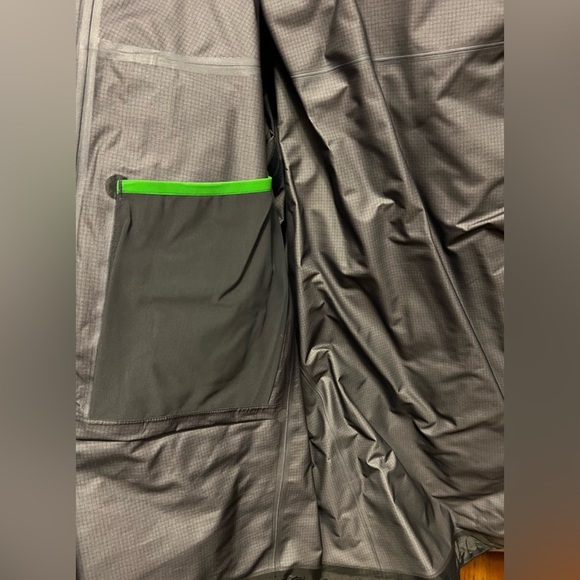 Arc’teryx Alpha SV Jacket Men’s (size: Large) - Picture 7 of 12